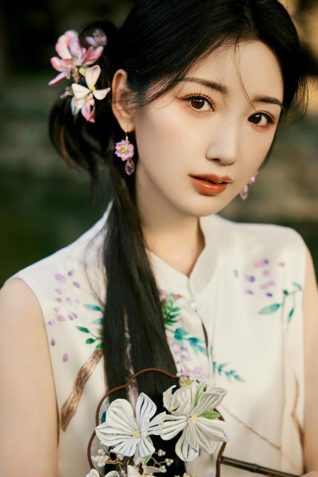 开云体育官方网站-演员毛晓彤凌晨从医美诊所离开引网友热议，其晒医院检测报告回应：作为一个从小爱吃面食的天津人，查出面粉不耐受可怎么办